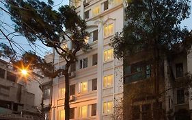 Khách sạn First Eden